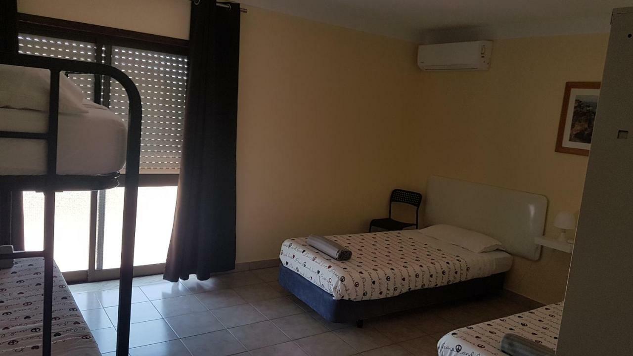 Yaholidays Guest house *